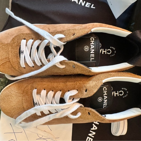 EEUC SZ 39 CHANEL Suede & Velvet Sneakers - Picture 4 of 7